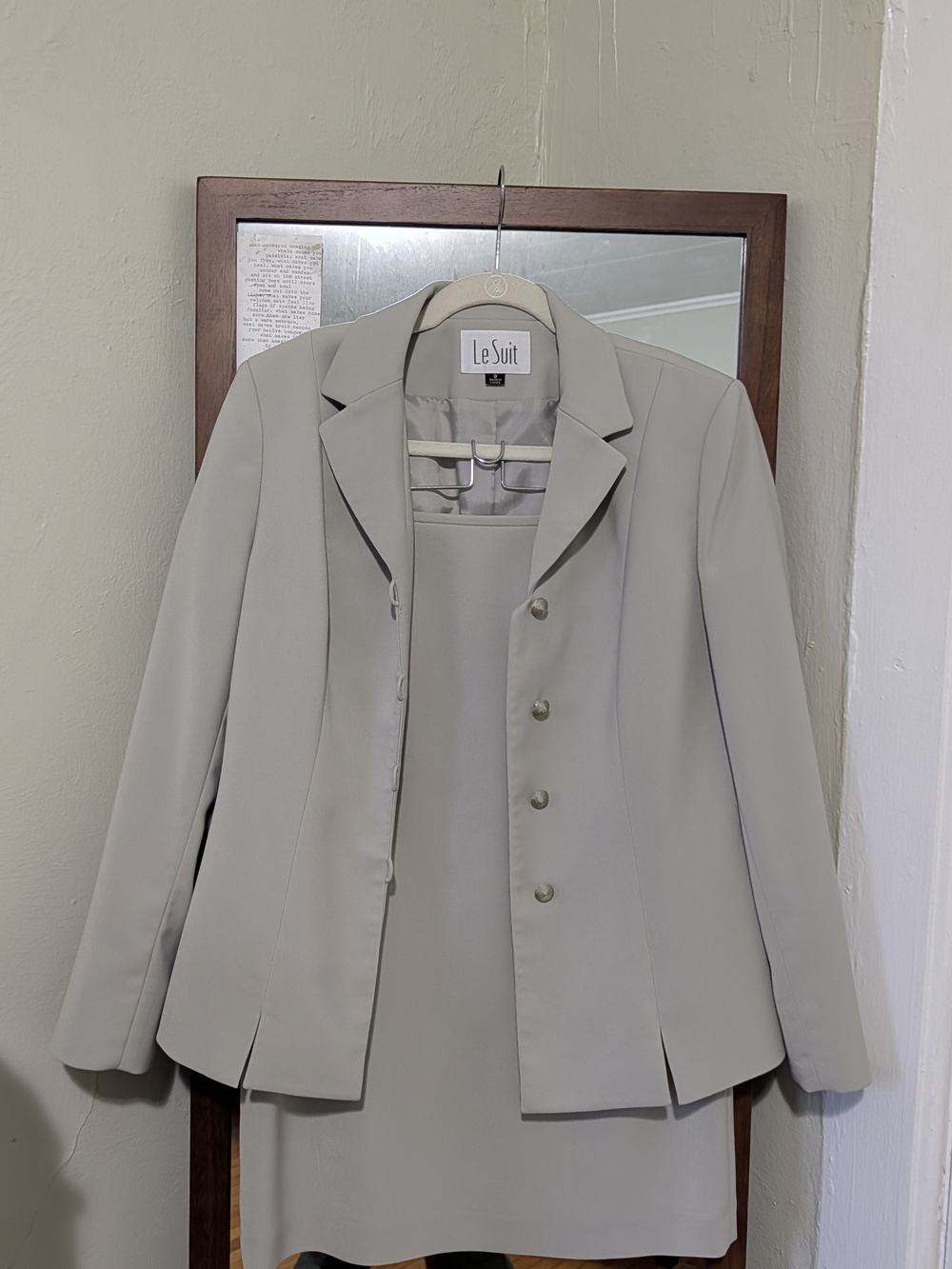 Vintage Le Suit Women's Light Sage green 2 piece Suit